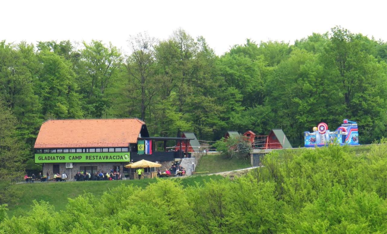 Kamp Restavracija Gladiator Hotel Zetale Eksteriør billede